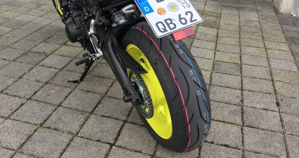 Bridgestone Battlax S20 Evo Rear Tire Yamaha MT09