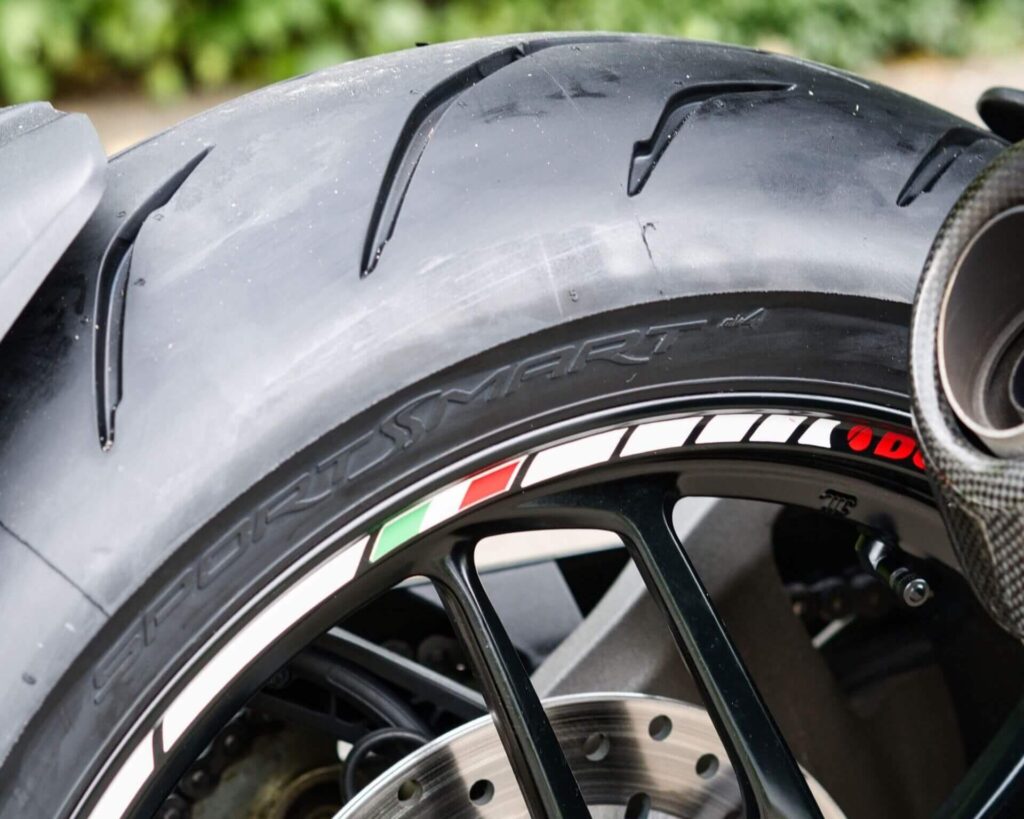 Dunlop Sportsmart MK4 Rear Tyre Detail