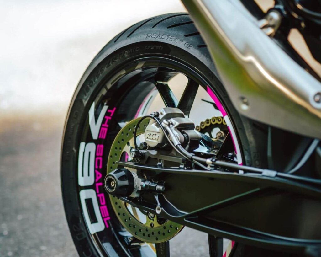 Metzeler Roadtec 02 Rear Tire