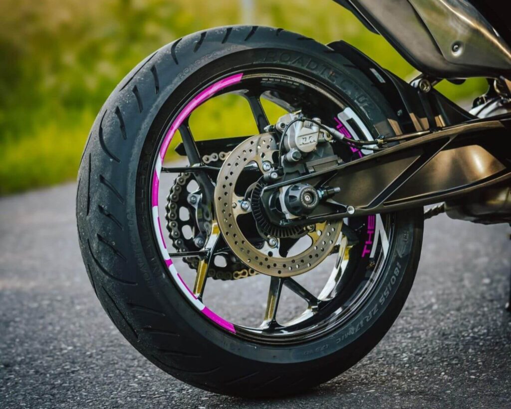 Metzeler Roadtec 02 Rear Tire KTM 790 Duke