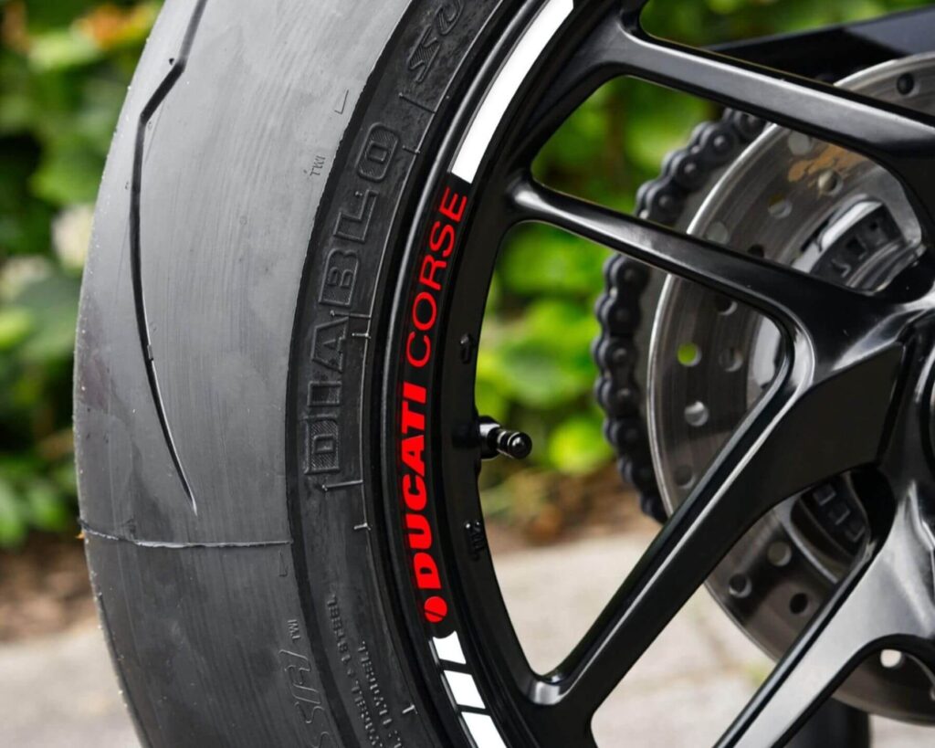Pirelli Diablo Supercorsa SP V2 Rear Tire Detail
