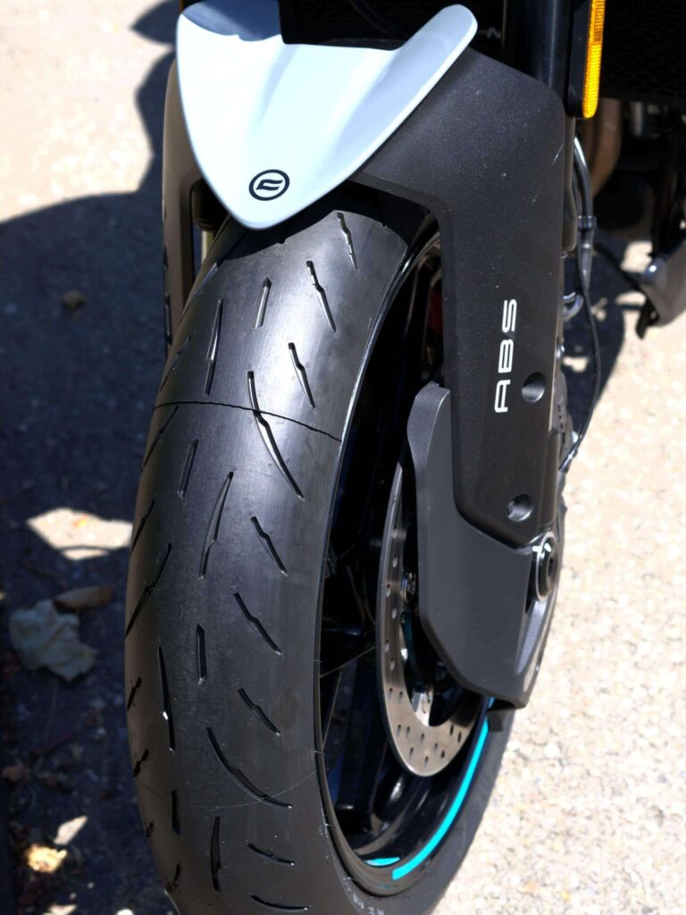 Metzeler Sportec 01