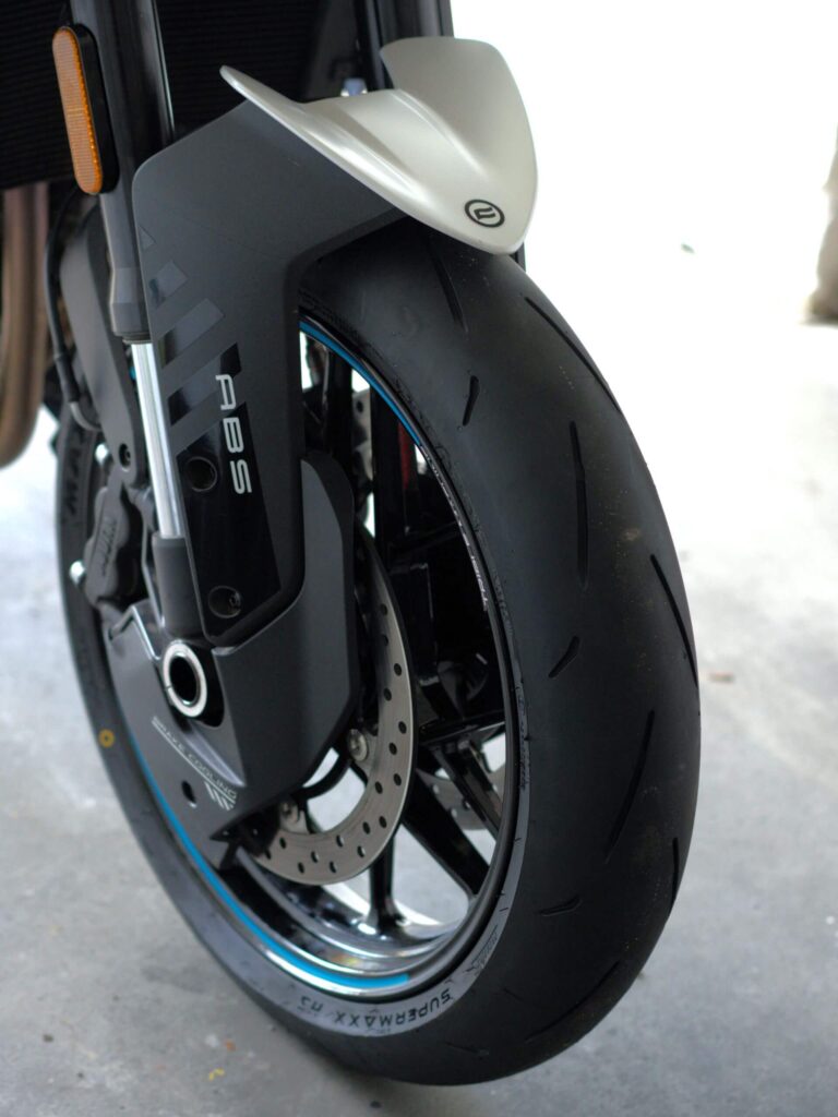 Maxxis-Supermaxx-Hypersport-Front